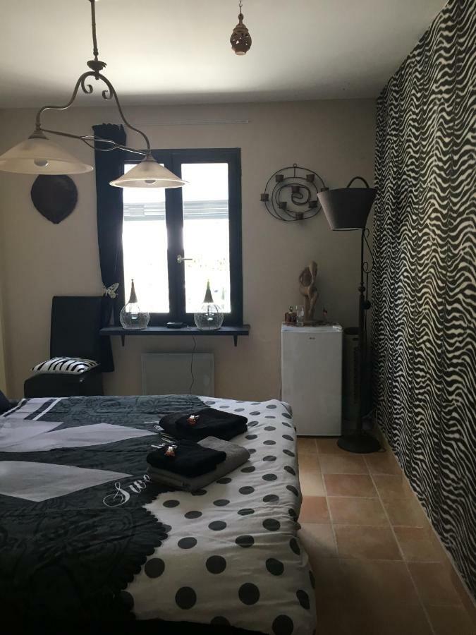 Maison Des Vignes Caylus Екстер'єр фото